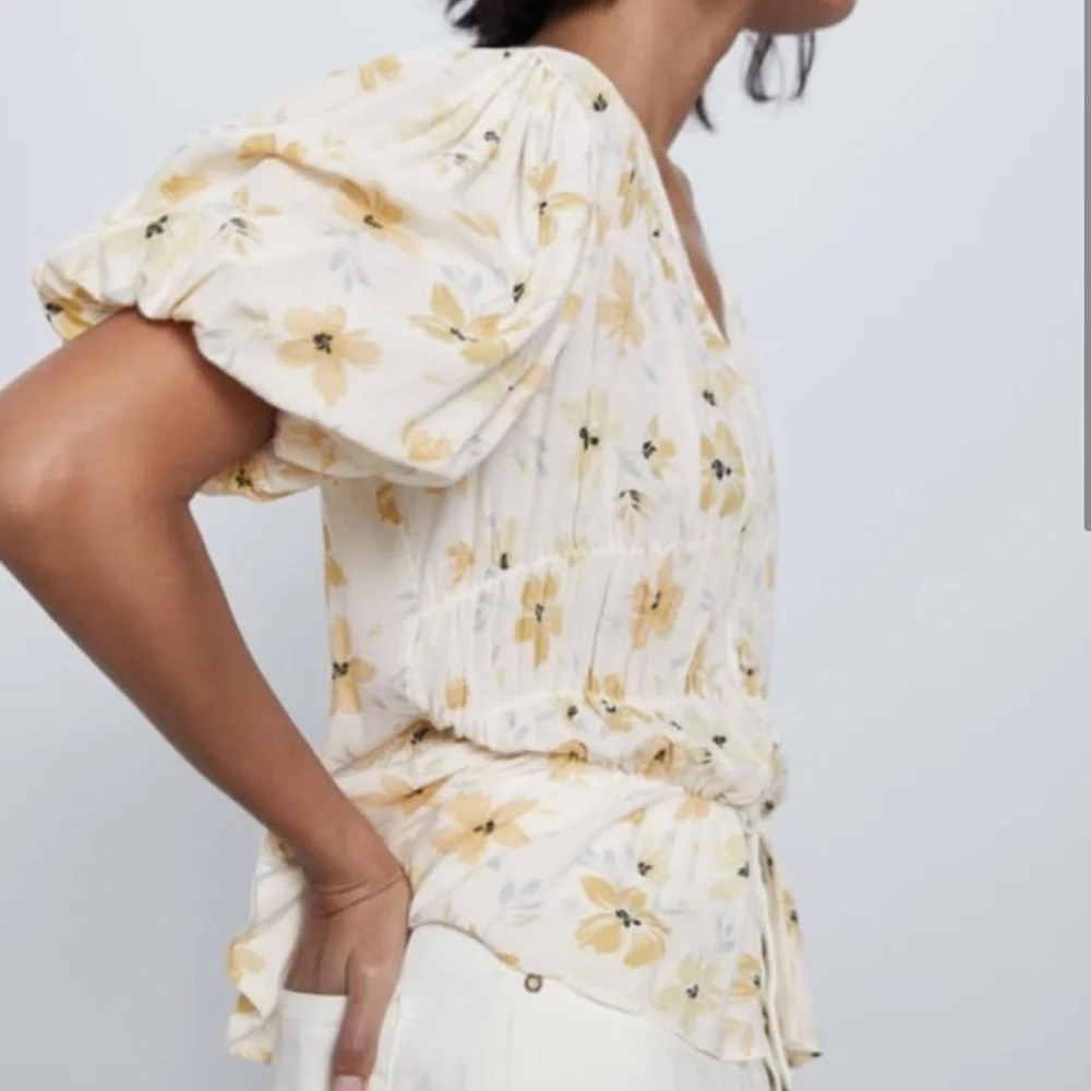 Zara Puff Sleeve Floral Button Front Top XS
